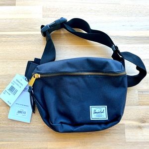 NWT!!!! Herschel, Fifteen Hip Pack Bag, Black